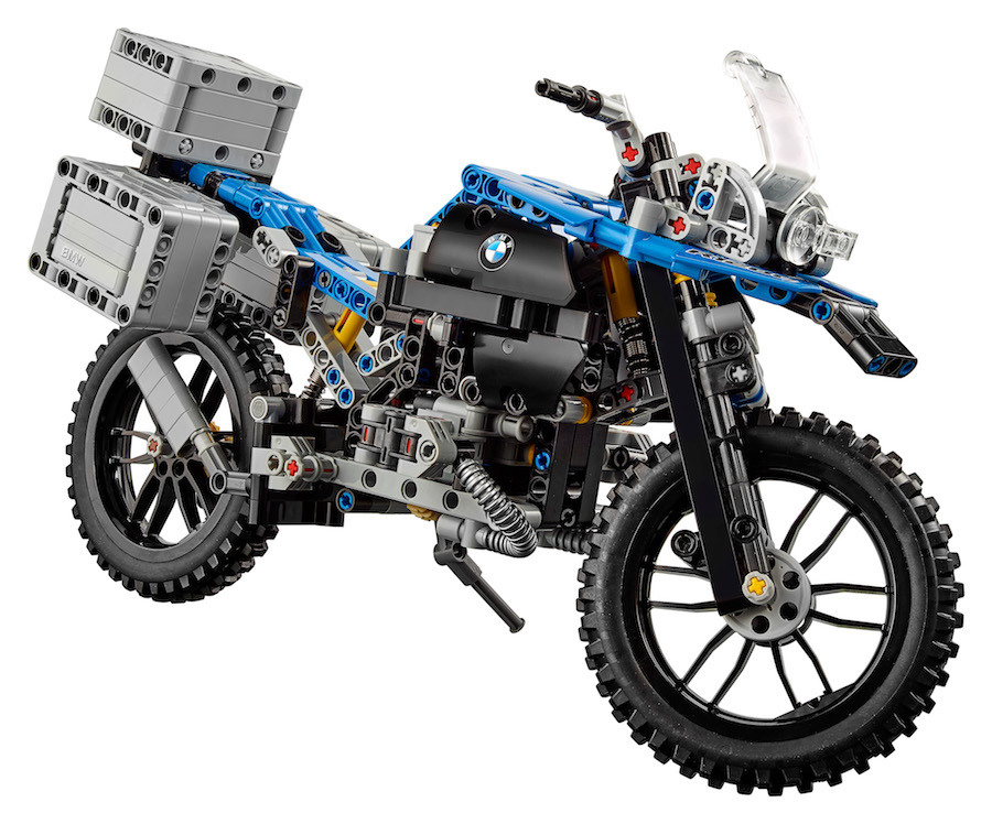 A detailed model of the BMW R 1200 GS Adventure developed by BMW Motorrad and LEGO Technic goes on sale from 01 January 2017.