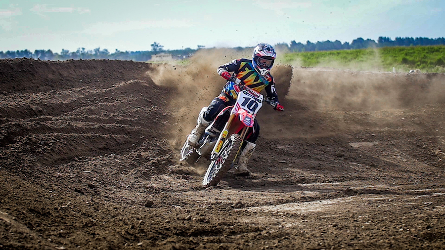 Australia's newly crowned Supercross Champion Honda Genuine Racing team rider Justin Brayton had a successful weekend of racing in Tasmania; coming out undefeated in both Straight Rhythm and Supercross events.