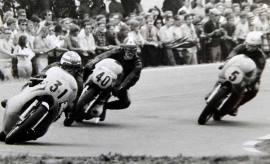 1970 Dutch TT – Ginger Molloy 31 (H1R), Rob Bron 40 (Suzuki 500), Angelo Bergamonti 5 (works Aermacchi500)