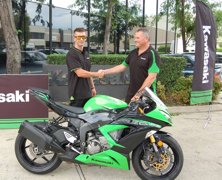 Ninja ZX-6R (636) Freestyle Stunt Jamie Baker Partners with Kawasaki Motors - Australian Motorcycle News
