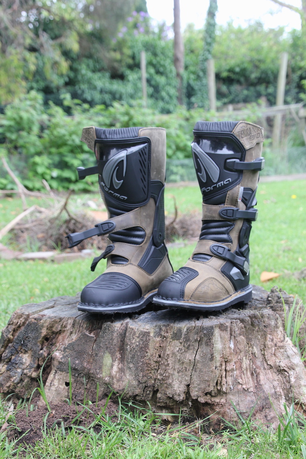 forma terra evo low motorcycle boots