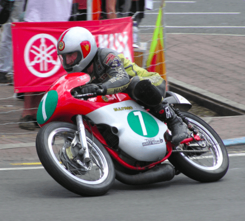The Kiwi that took on the world - GINGER MOLLOY - Australian Motorcycle ...