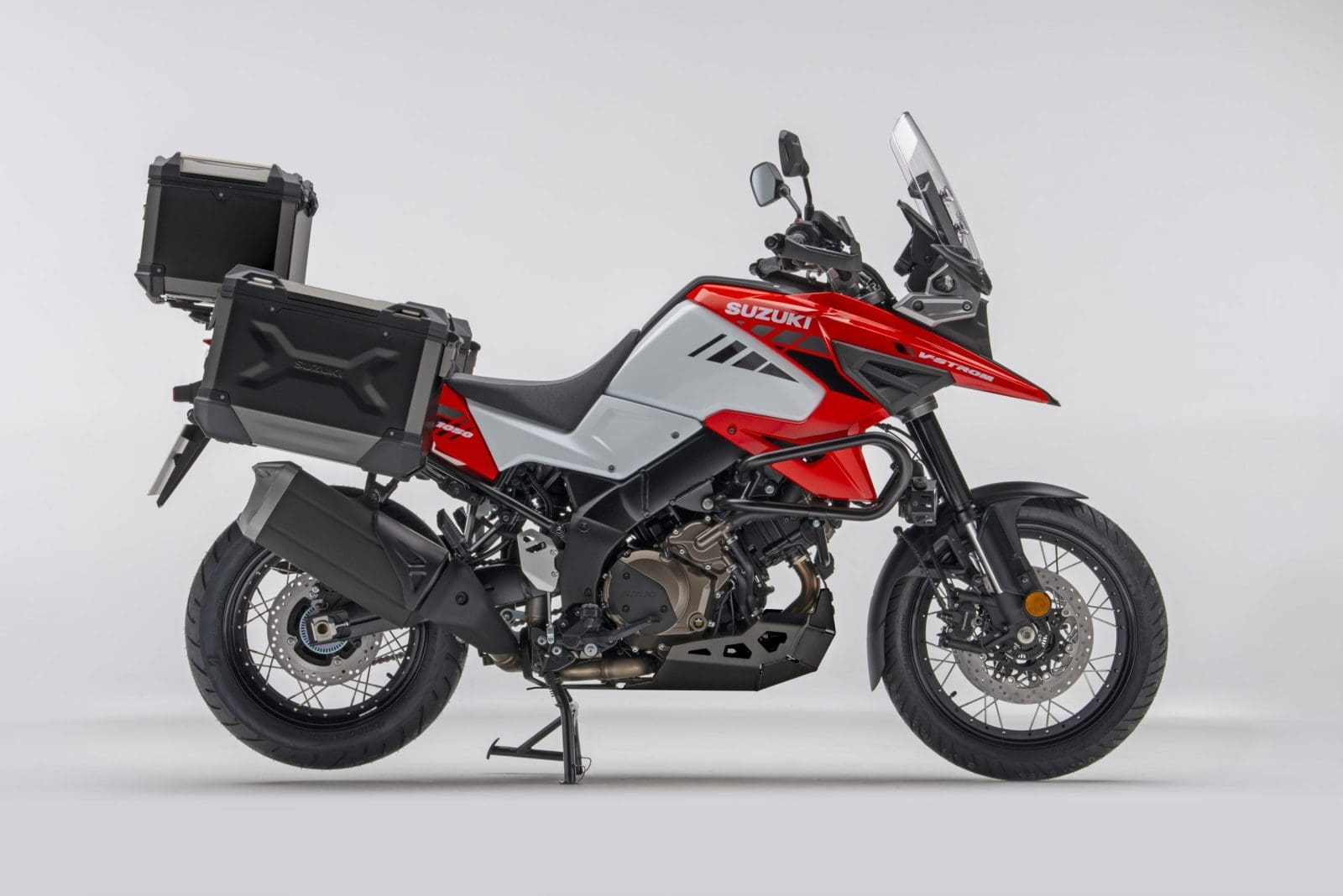 1050xt_kit_c_side_r-Black-accessories - Australian Motorcycle News