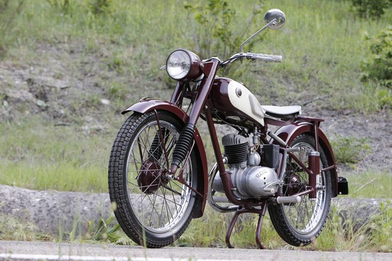 THE FIRST YAMAHA 1955 YAMAHA YA1 RED DRAGONFLY Australian