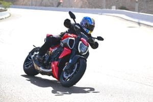 DUCATI DIAVEL V4