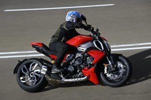 DUCATI DIAVEL V4