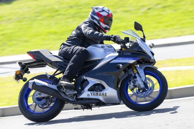 Yamaha YZF r400