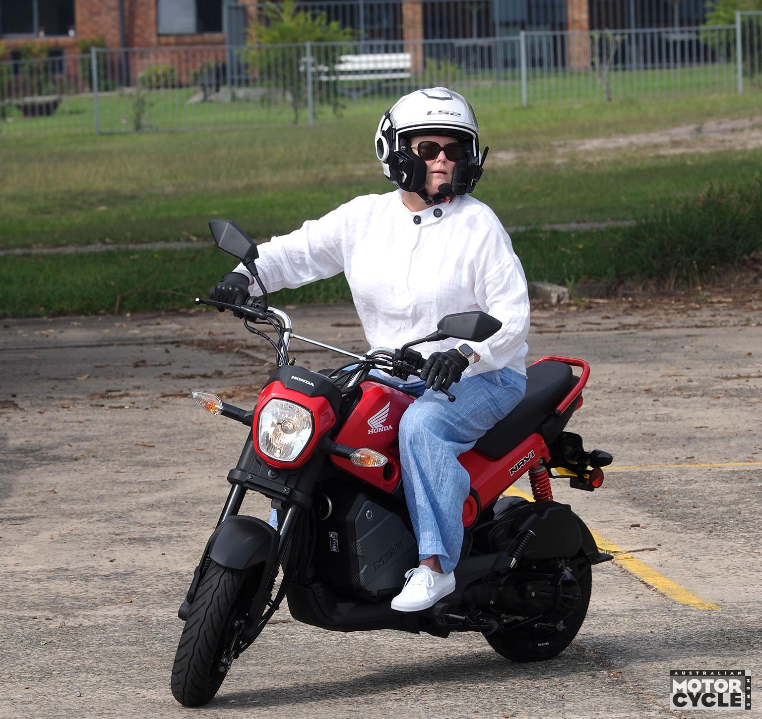 Licence-test-practice-Honda-Navi-_131390