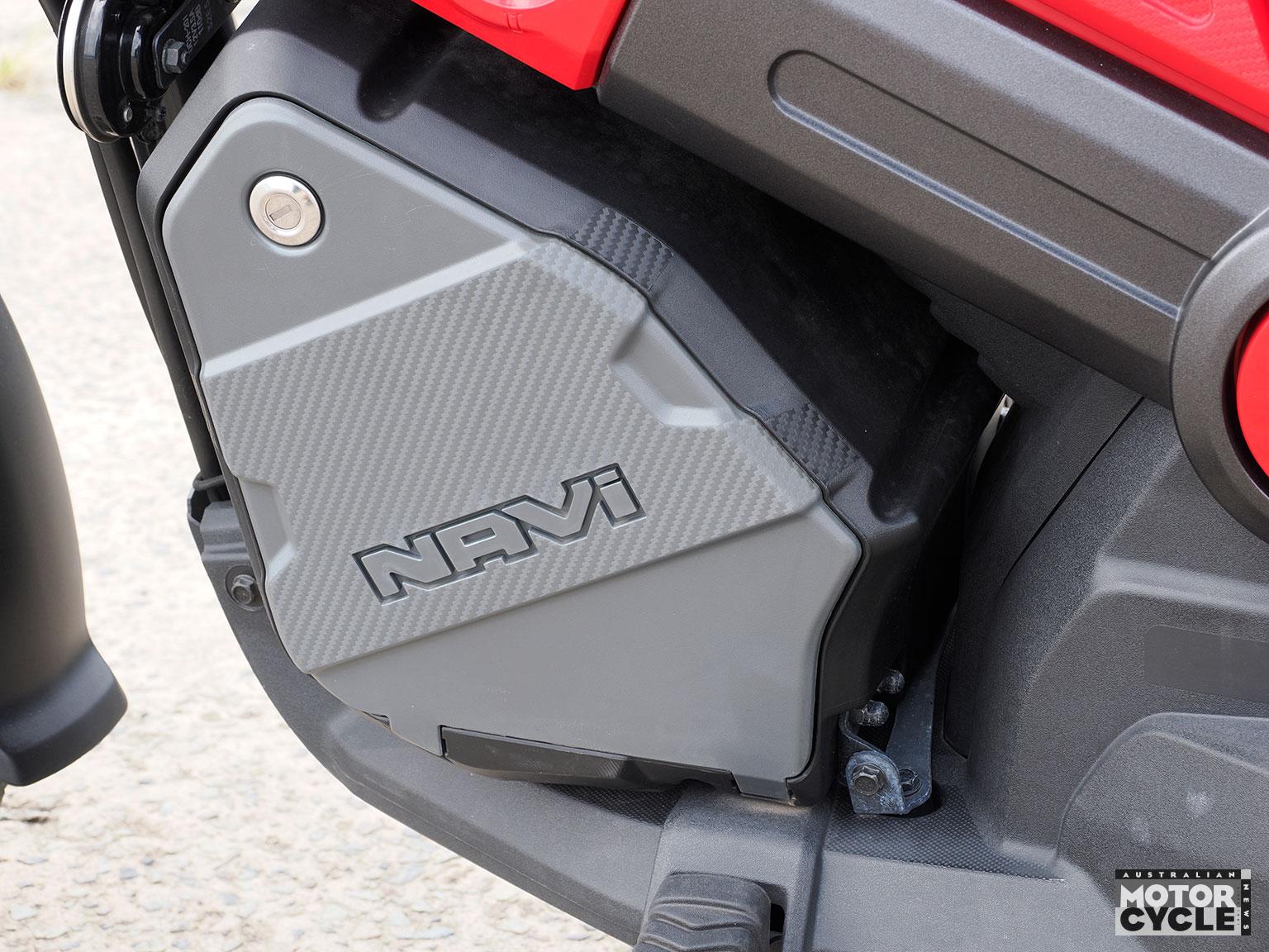 Luggage-box-Honda-Navi-_2013935.jpg