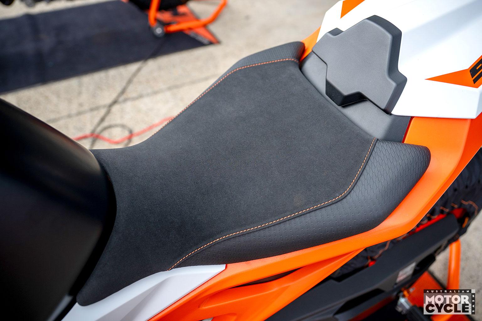 KTM-RbMotoLens-RML_2526-.jpg
