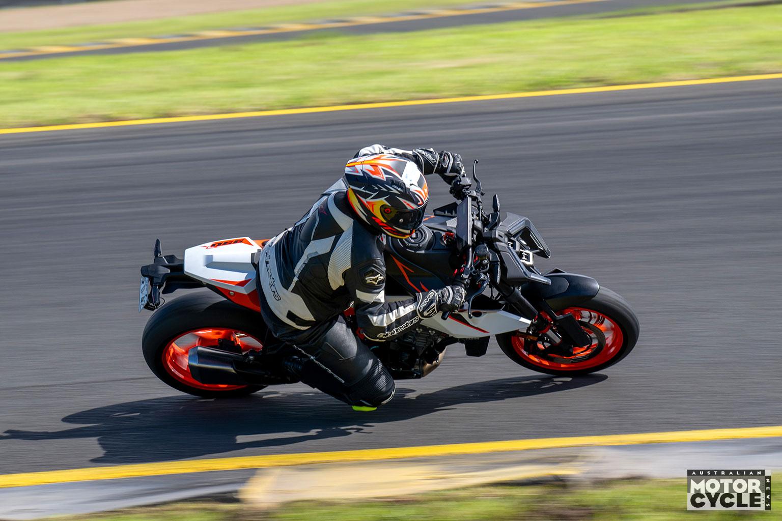KTM-RbMotoLens-RML_2622-.jpg