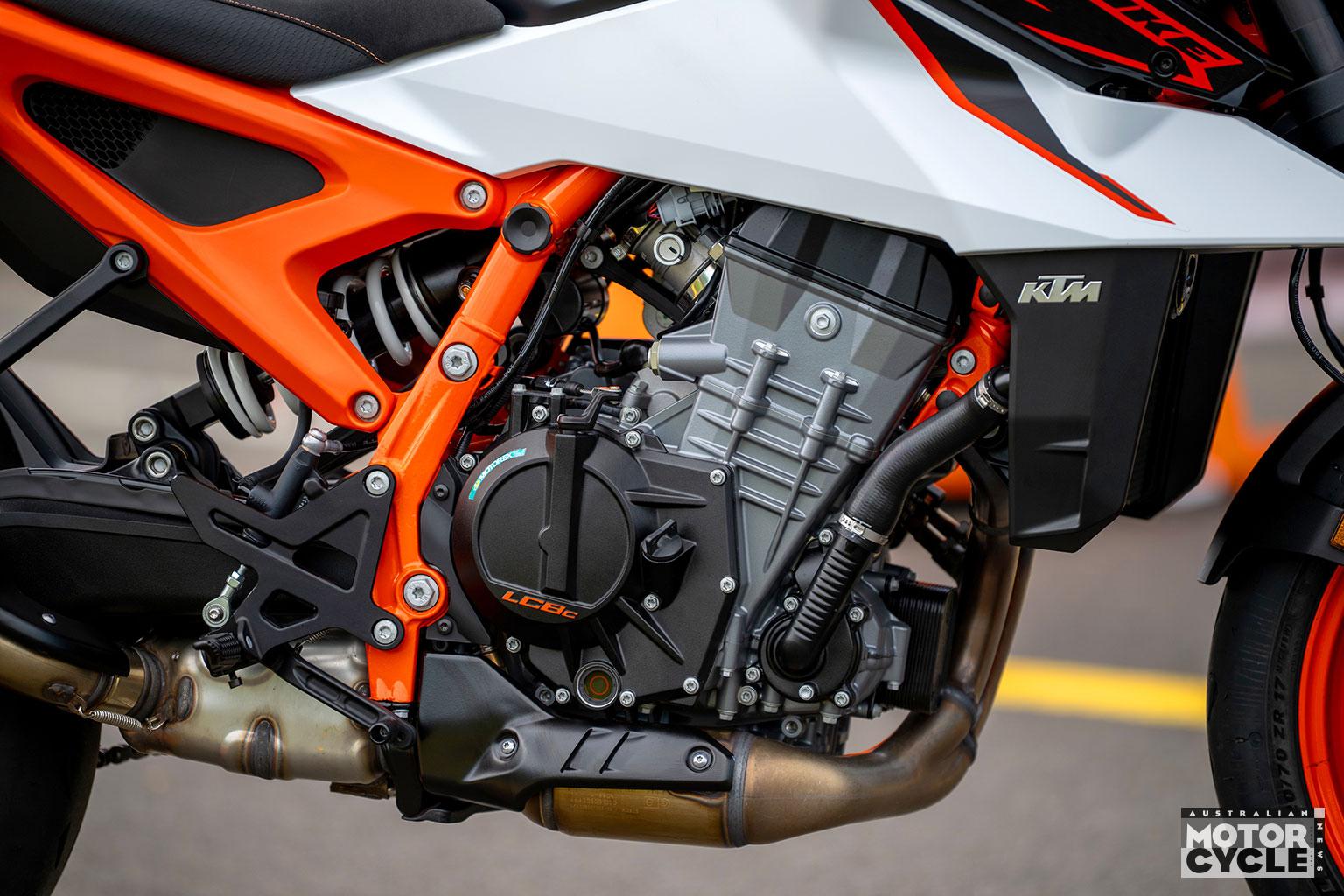 KTM-RbMotoLens-RML_7836-.jpg