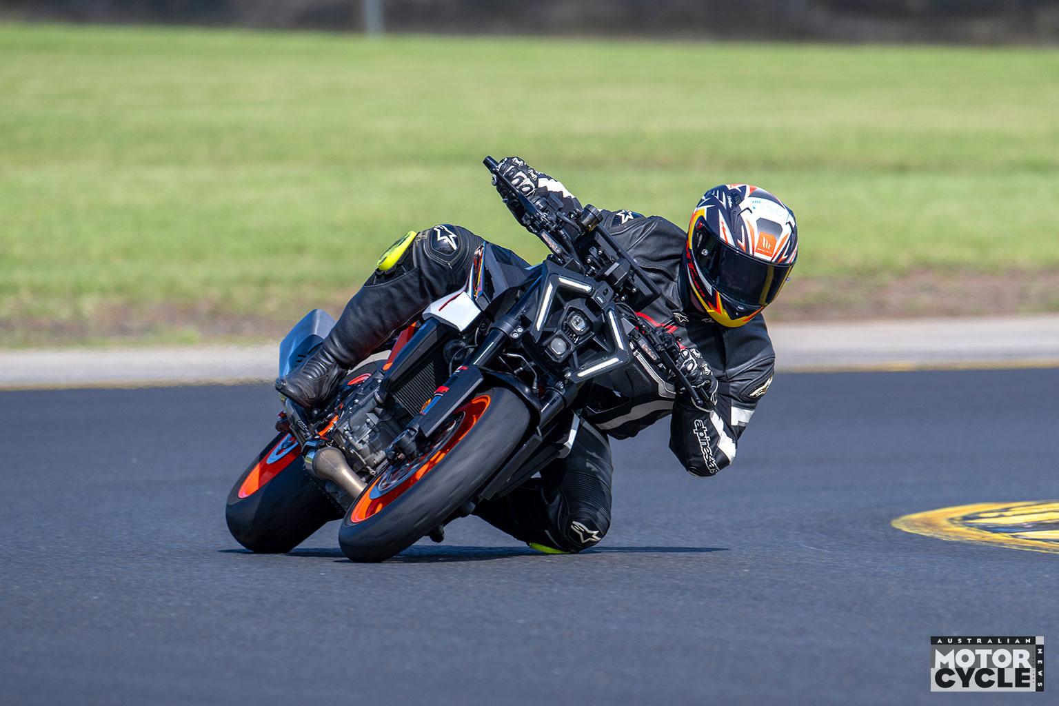 KTM-RbMotoLens-RML_7872-.jpg